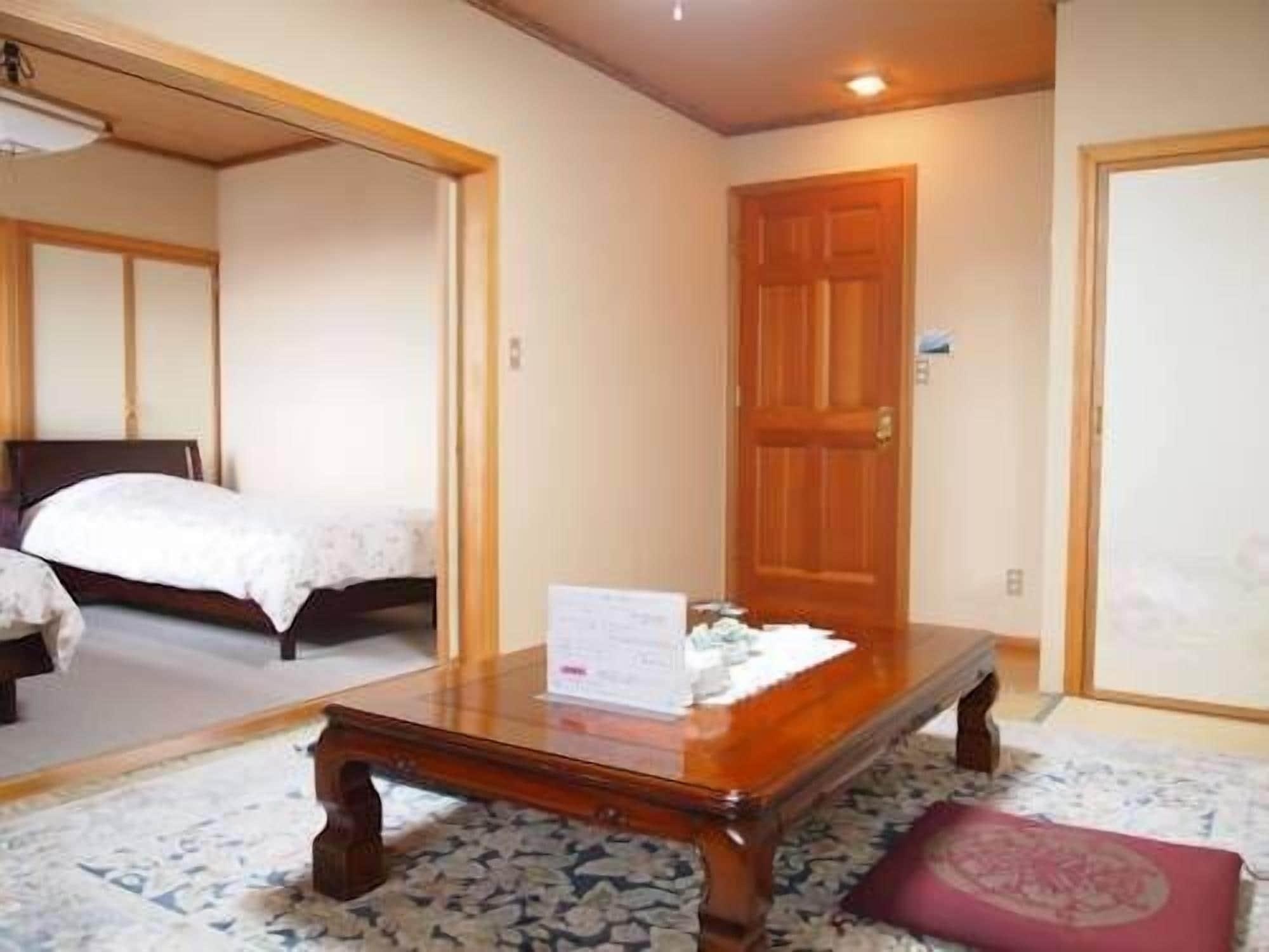Petit Hotel Corinthian Rebun Екстер'єр фото